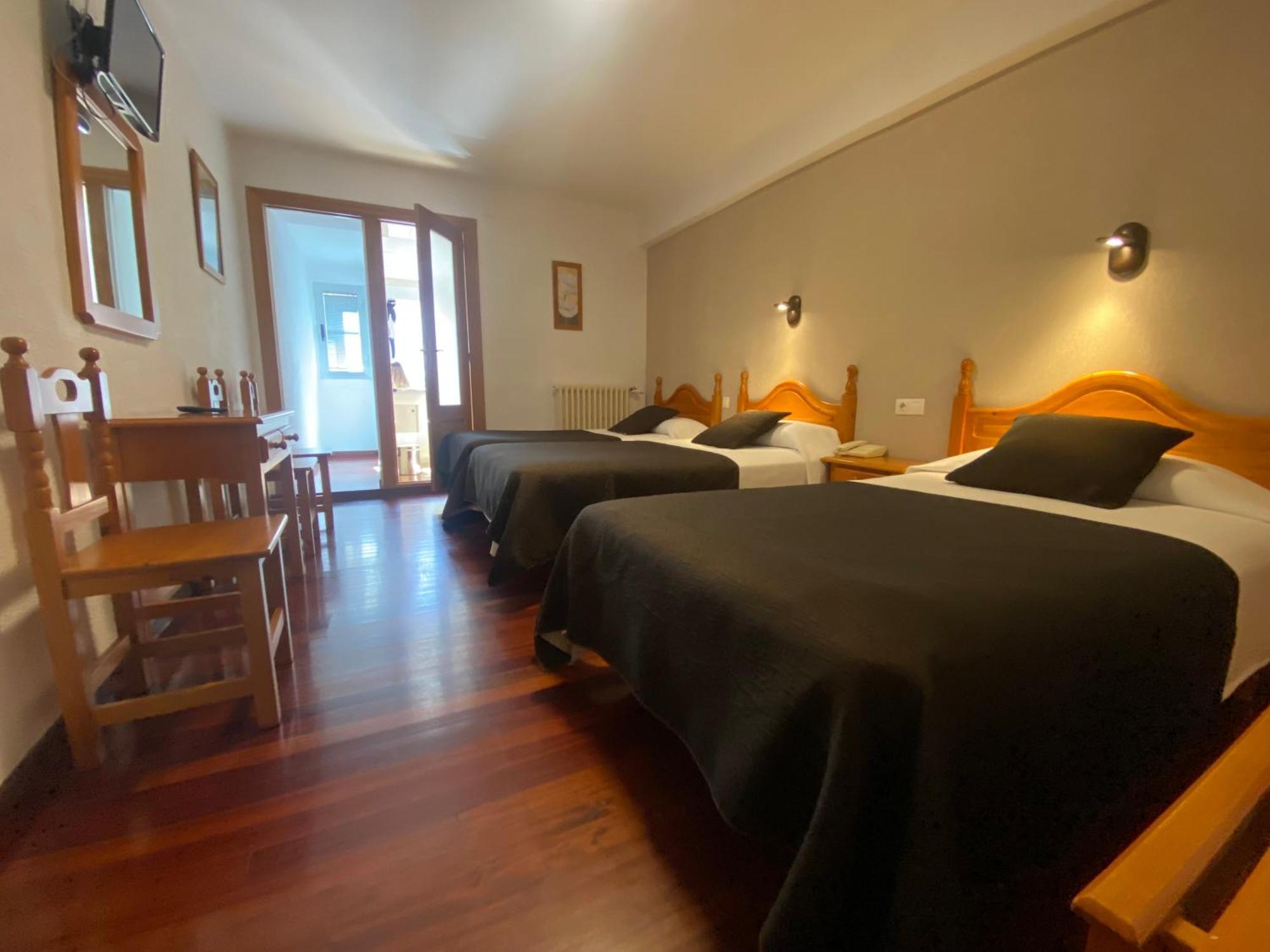 Hotel La Rambla ビエスカス エクステリア 写真