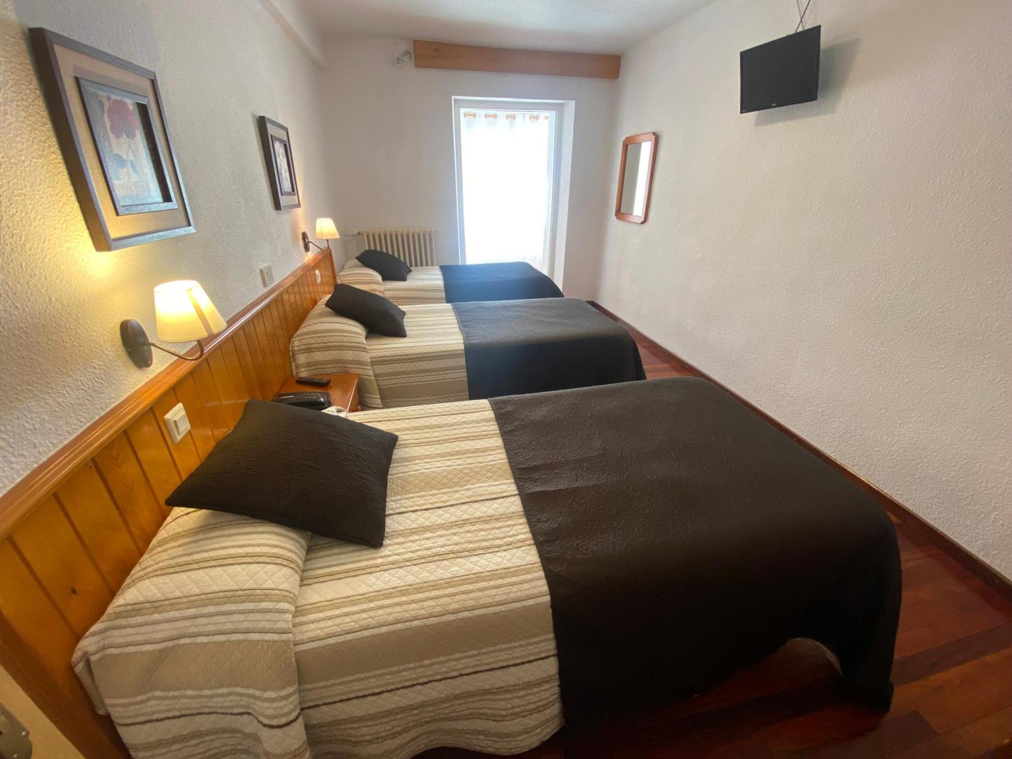 Hotel La Rambla ビエスカス エクステリア 写真