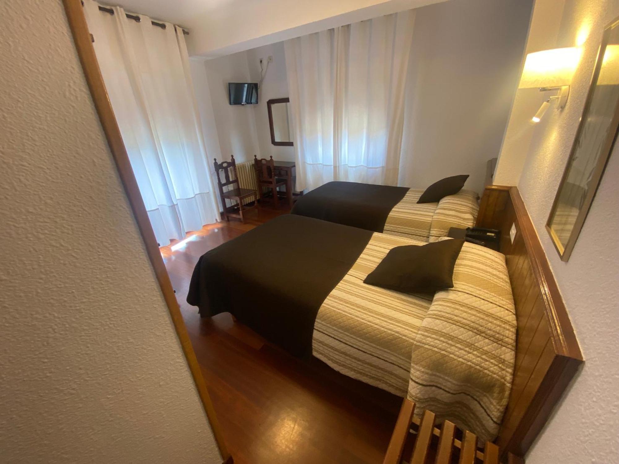 Hotel La Rambla ビエスカス エクステリア 写真