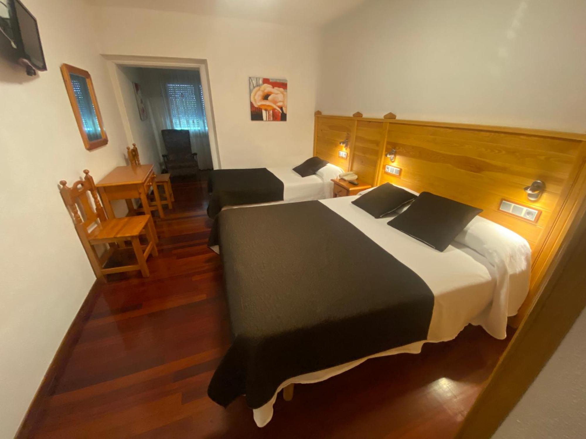 Hotel La Rambla ビエスカス エクステリア 写真