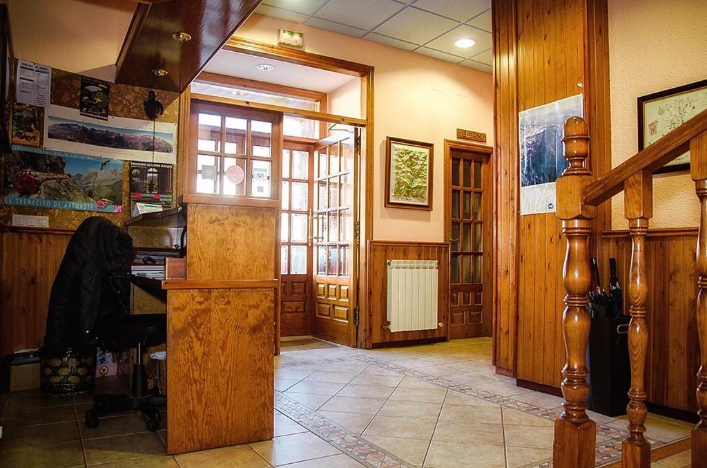 Hotel La Rambla ビエスカス エクステリア 写真