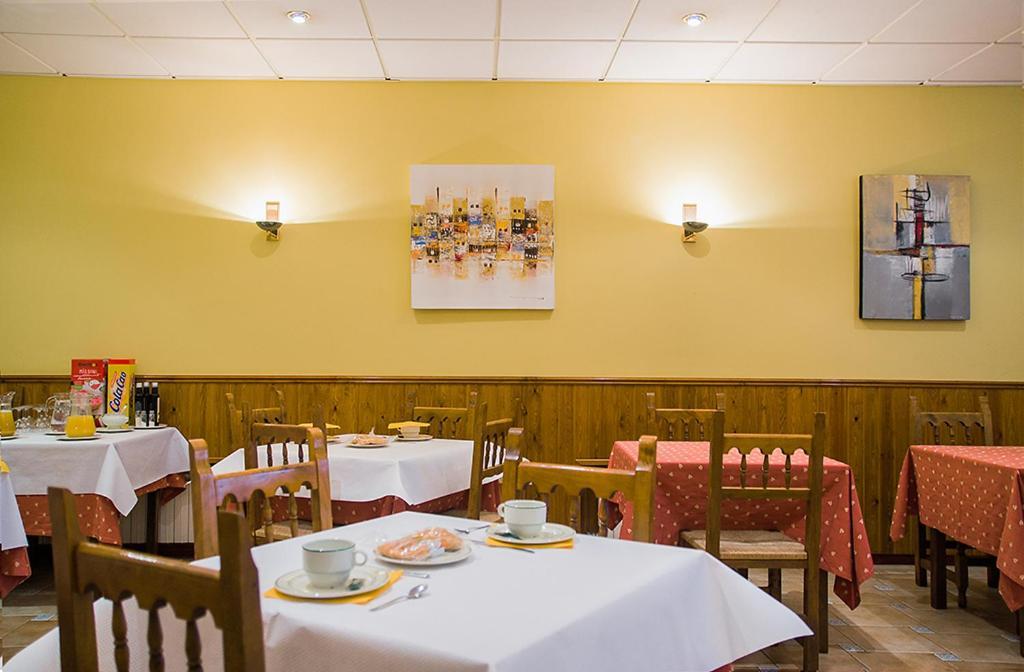 Hotel La Rambla ビエスカス エクステリア 写真