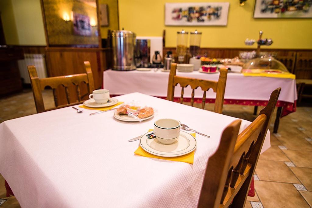Hotel La Rambla ビエスカス エクステリア 写真