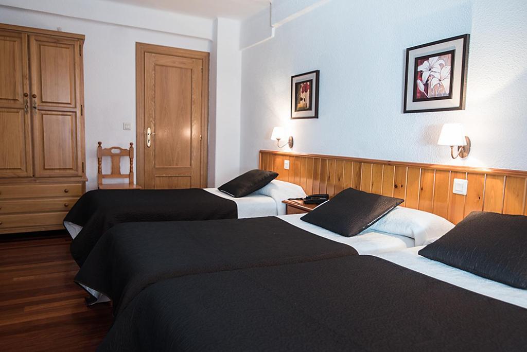 Hotel La Rambla ビエスカス エクステリア 写真