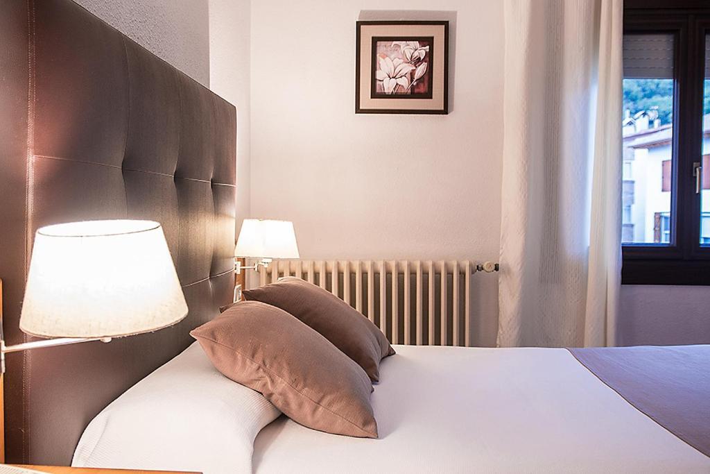 Hotel La Rambla ビエスカス エクステリア 写真
