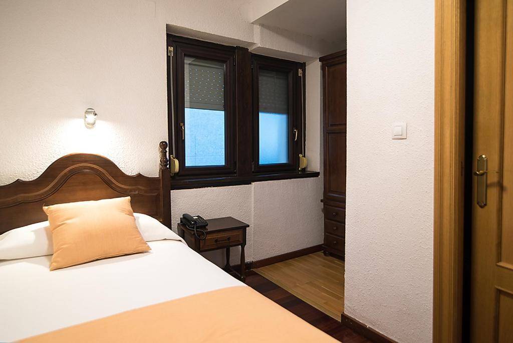 Hotel La Rambla ビエスカス エクステリア 写真